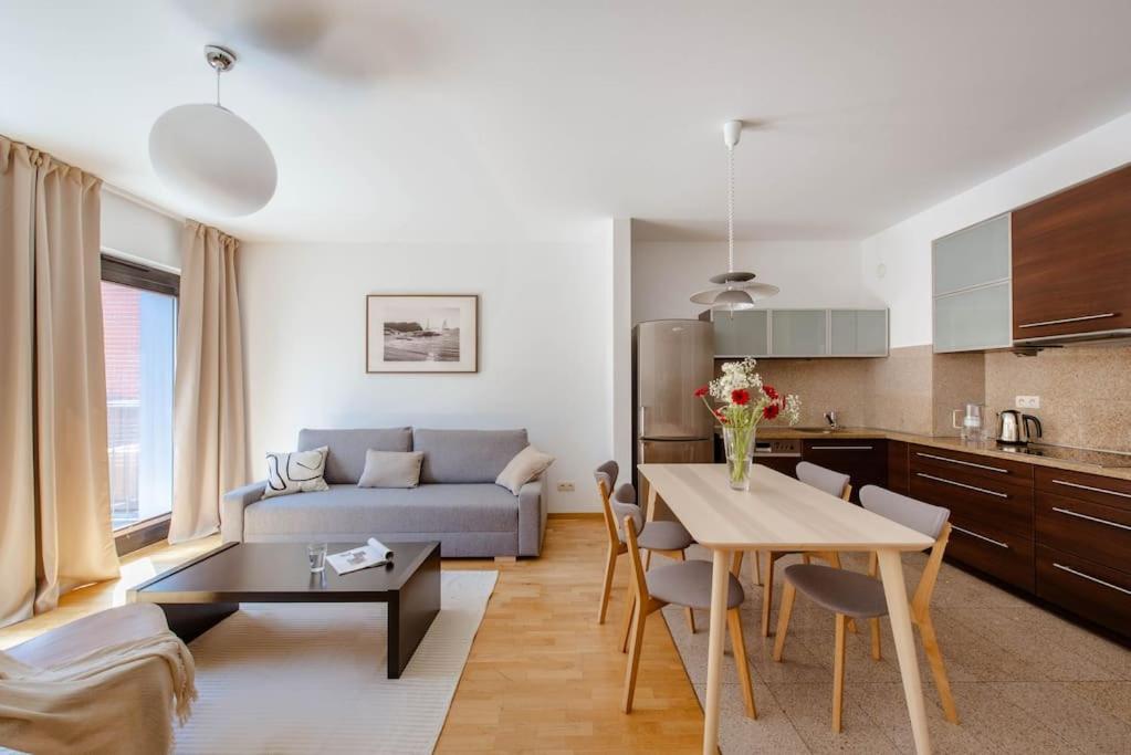 Wygodny Apartament Przy Dworcu Kraków Eksteriør billede