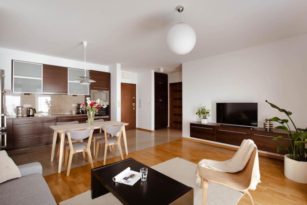 Wygodny Apartament Przy Dworcu Kraków Eksteriør billede